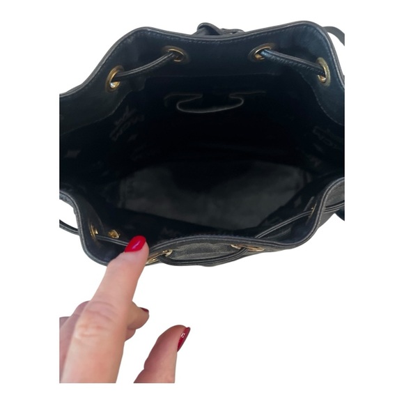 MCM EUC Vintage Drawstring Bucket Bag Black Gold Hardware Leather Crossbody - Picture 3 of 16